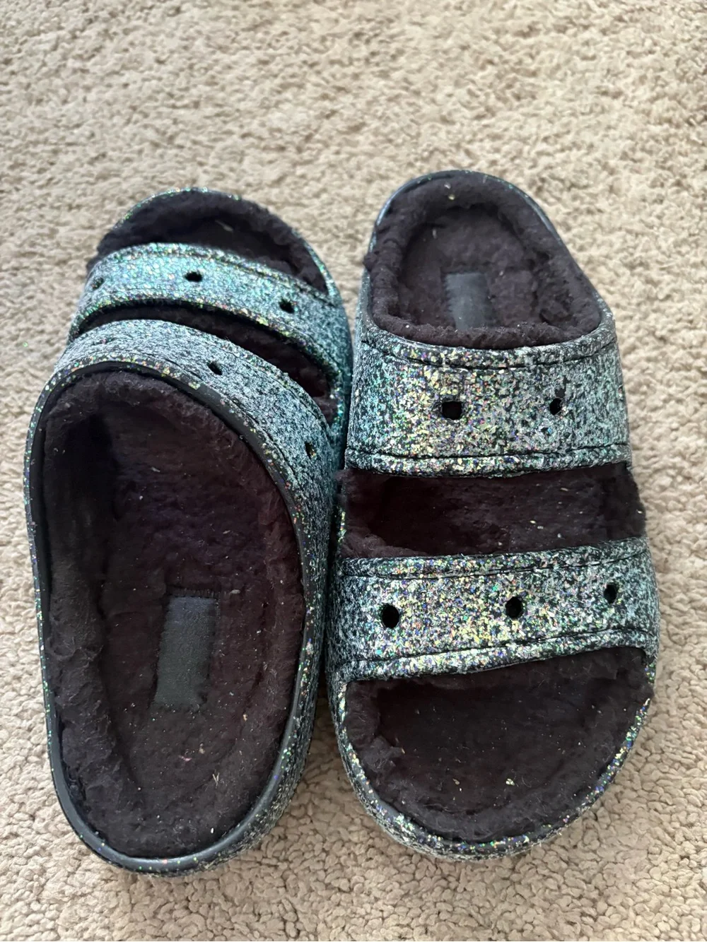 CROCS Kids Glitter Slide Sandals in Iridescent Black Plush